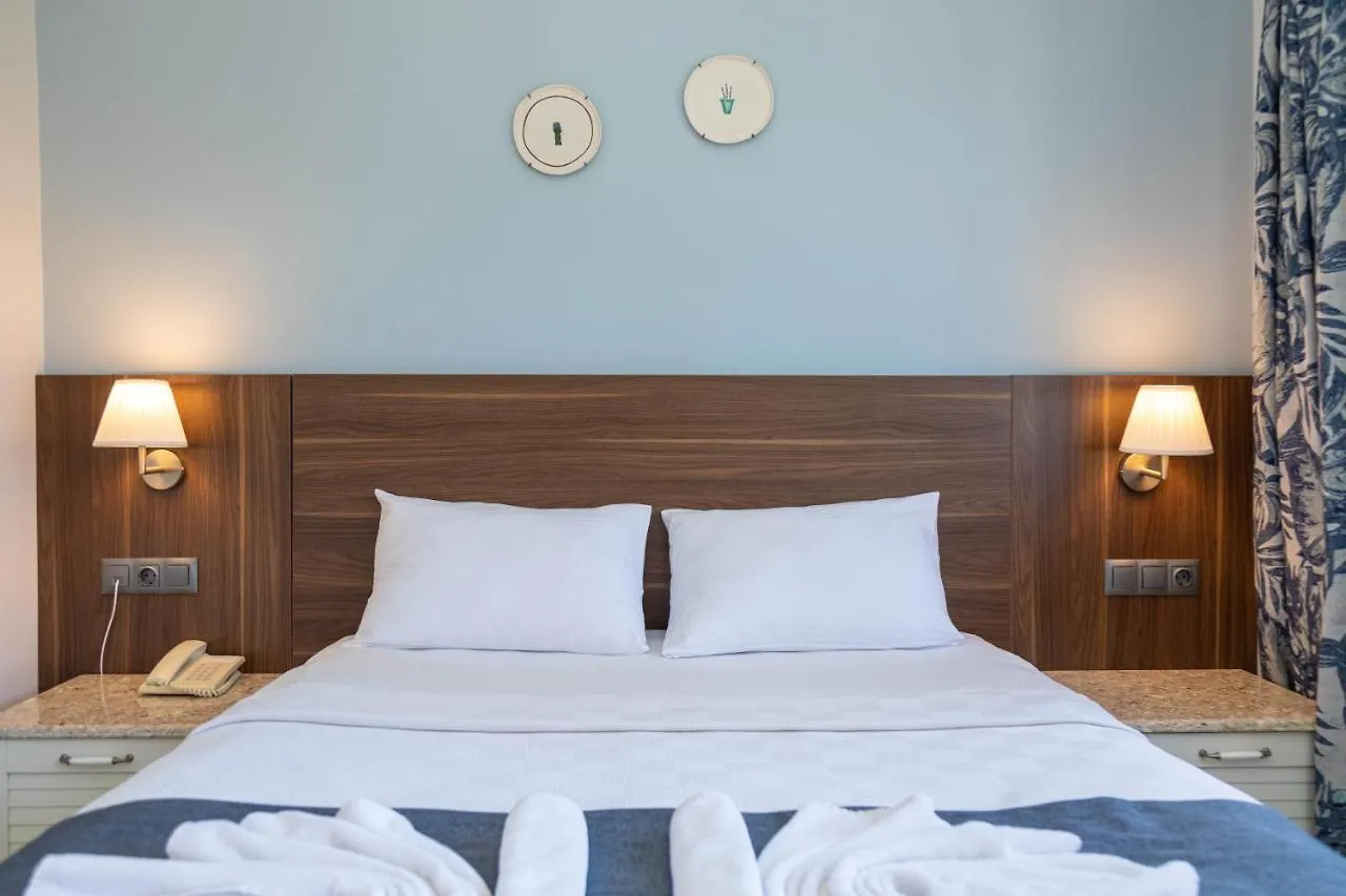 Bronze Hotel Oludeniz 3*,